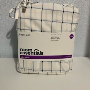 Room Essentials Microfiber Sheet Set in White and Blue Checkered Square